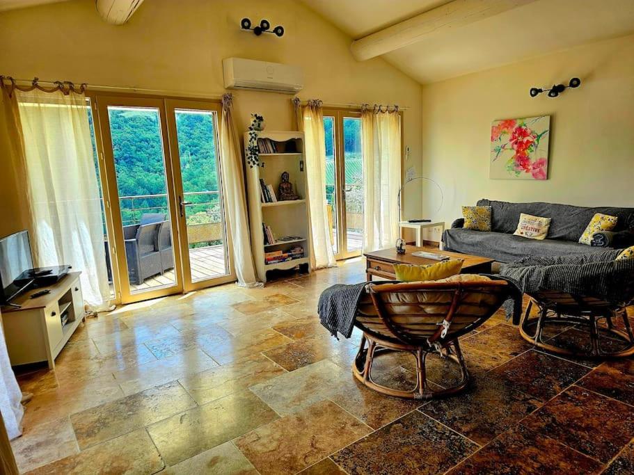Vila La Castellane, Vue Imprenable Sur Le Luberon Saignon Exteriér fotografie