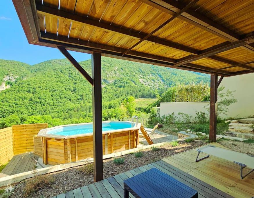 Vila La Castellane, Vue Imprenable Sur Le Luberon Saignon Exteriér fotografie
