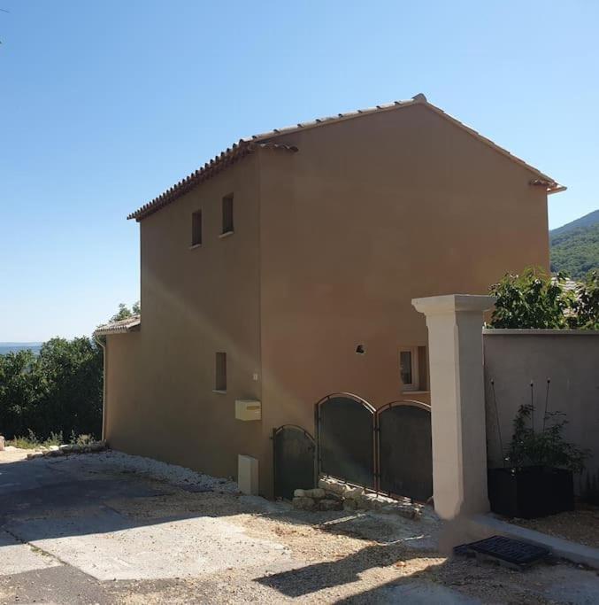 Vila La Castellane, Vue Imprenable Sur Le Luberon Saignon Exteriér fotografie
