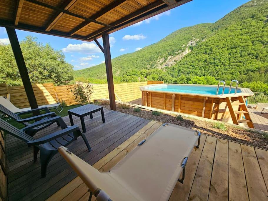 Vila La Castellane, Vue Imprenable Sur Le Luberon Saignon Exteriér fotografie